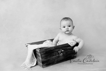 Angie_12_bw
